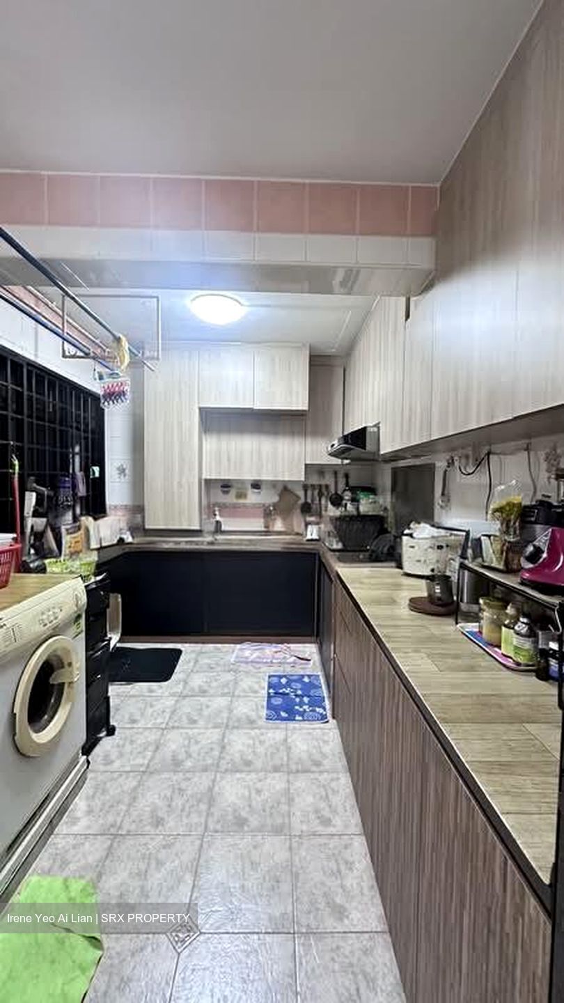 Blk 238 Jurong East Street 21 (Jurong East), HDB 5 Rooms #566676941